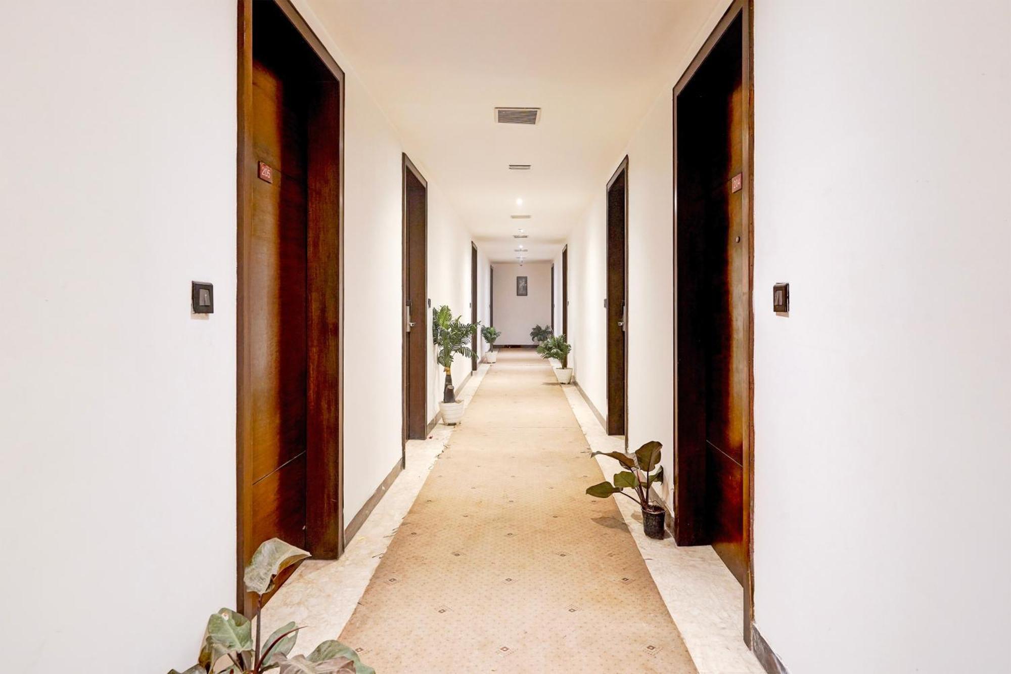 Townhouse Oak Agra Near Sultanganj Puliya Formerly Bb Grand Exteriér fotografie