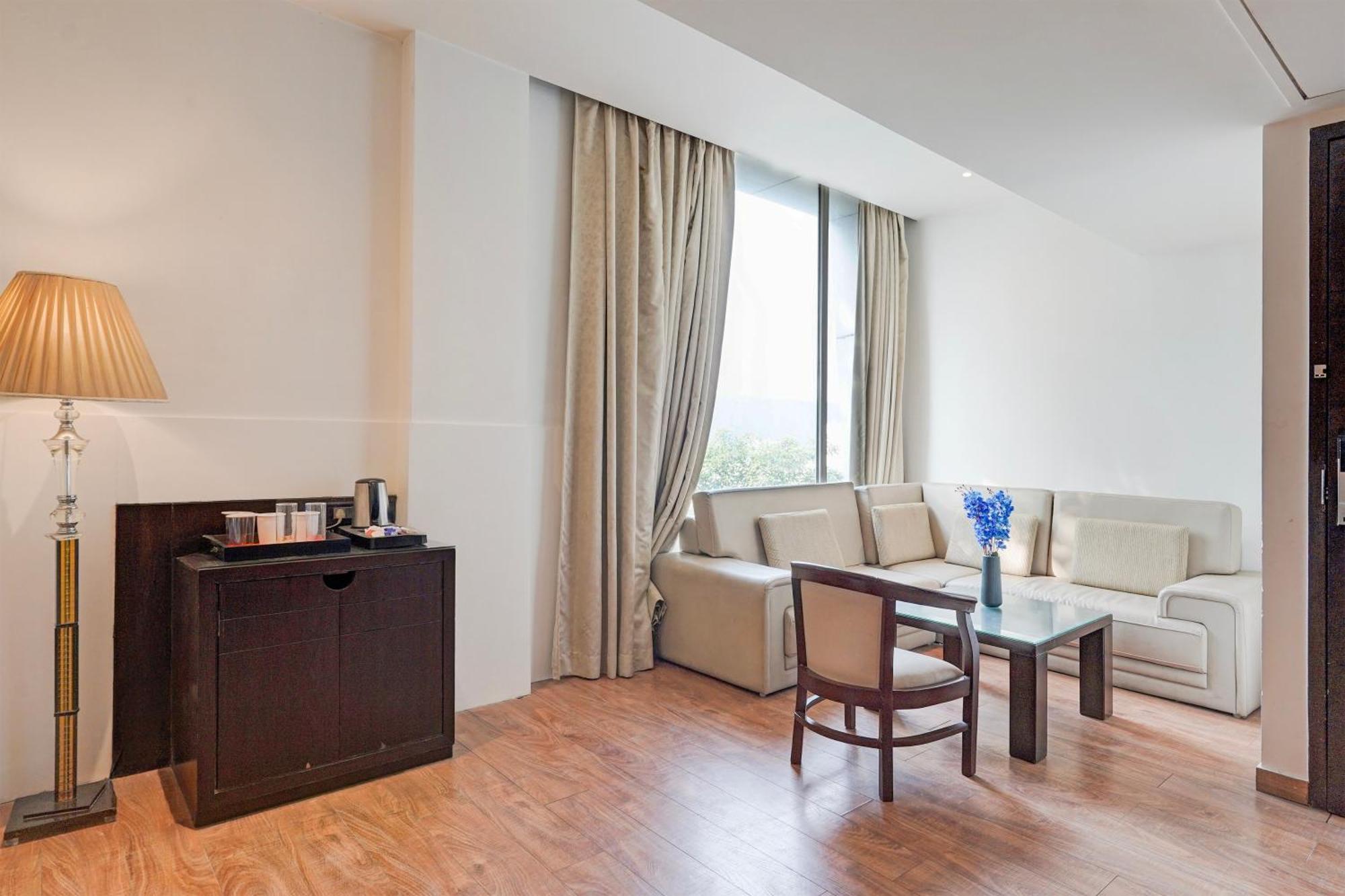 Townhouse Oak Agra Near Sultanganj Puliya Formerly Bb Grand Exteriér fotografie